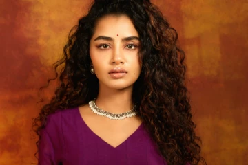 அனுபமா பரமேஸ்வரன் அழகிய போட்டோஷூட்