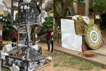 මුණ බැඳ ගත්ත දෙන්නෙක් ඇවිත් අපේ වෙසක් කූඩුව කඩලා ගිහින් - යාපනය විශ්වවිද්‍යාලයේ වෙසක් කූඩුව කුඩුපට්ටම් [PHOTO]