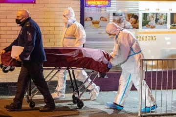 சடலத்தை தபால் நிலையத்திற்கு இழுத்துச் சென்ற 2 நபர்கள்! பரபரப்பை ஏற்படுத்திய சம்பவம்