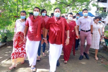 நாட்டை விட்டு வெளியேறிய ராஜபக்ஷ குடும்பத்தை சேர்ந்த மற்றுமொரு முக்கியஸ்தர்!