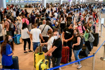 அமெரிக்கா, சுவிஸ், கனடா  செல்ல தடை விதித்த பிரபல நாடு!