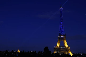 போரின் கொடூரத்தால் தத்தளிக்கும் உக்ரைன்! ஈபிள் டவரில் கொண்டுவரப்பட்டுள்ள மாற்றம்(Photo)