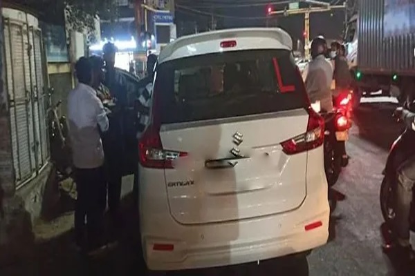 பொதுவெளியில் குடித்துவிட்டு குத்தாட்டம் போட்ட சிறுமிகள் உட்பட அறுவர் சிக்கினர் | Six People Arrested Alcohol And Dancing With Girls
