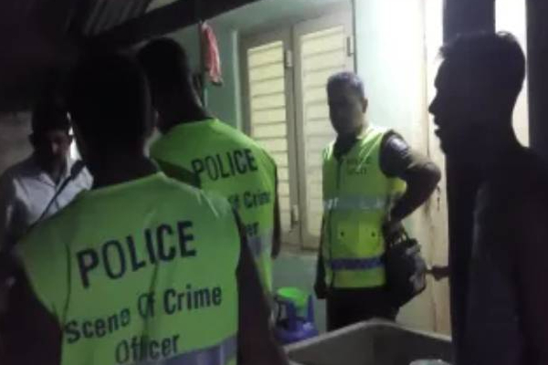 யாழில் அதிர்ச்சி சம்பவம்: வீடொன்றில் மர்மமான முறையில் உயிரிழந்து கிடந்த குடும்பஸ்தர்! | Family Member Died Mysteriously In House In Jaffna