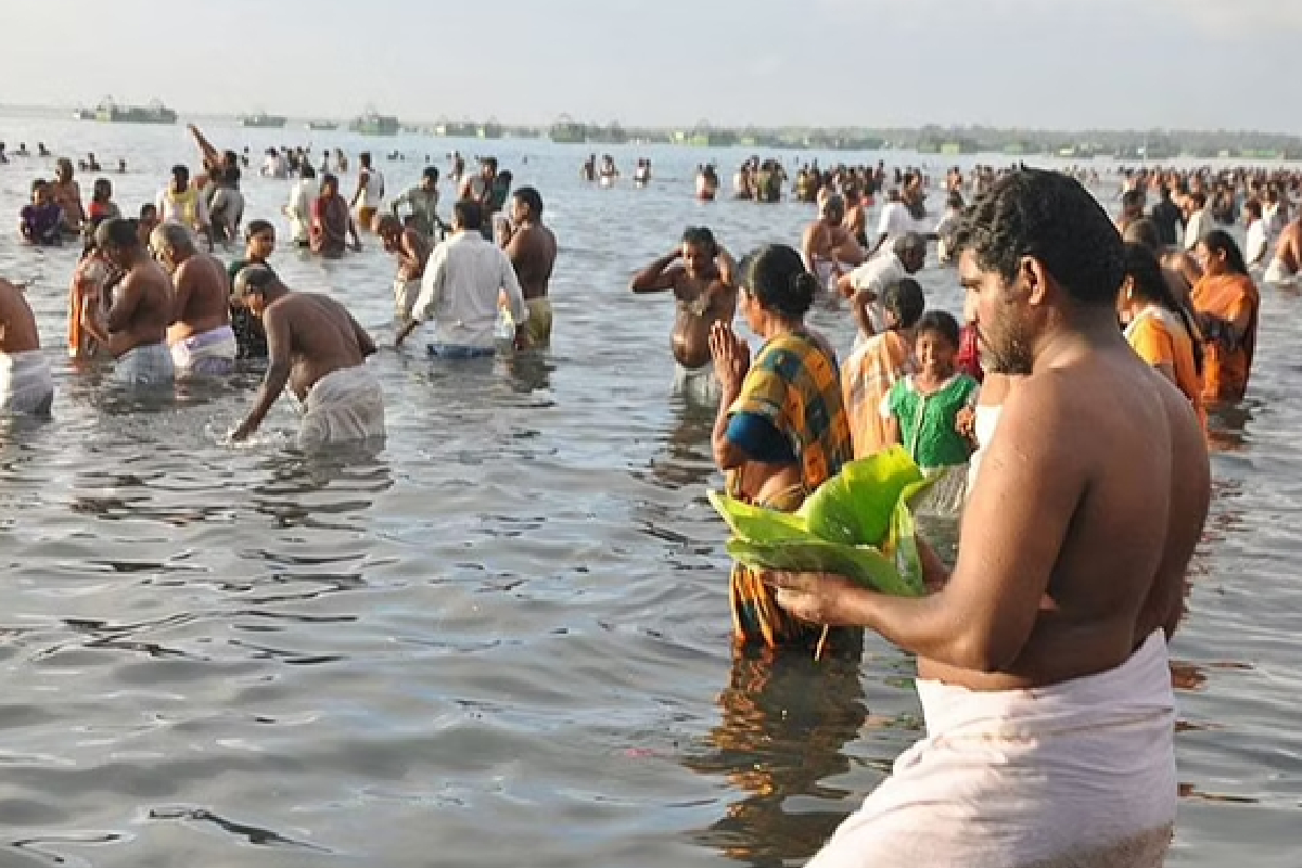 ஆடி அமாவாசை அன்று சூரிய கிரகணம் ; முன்னோர்களுக்கு தர்ப்பணம் கொடுக்கலாமா? | Solar Eclipse On Aadi Amavasya 2026 Tharpanam