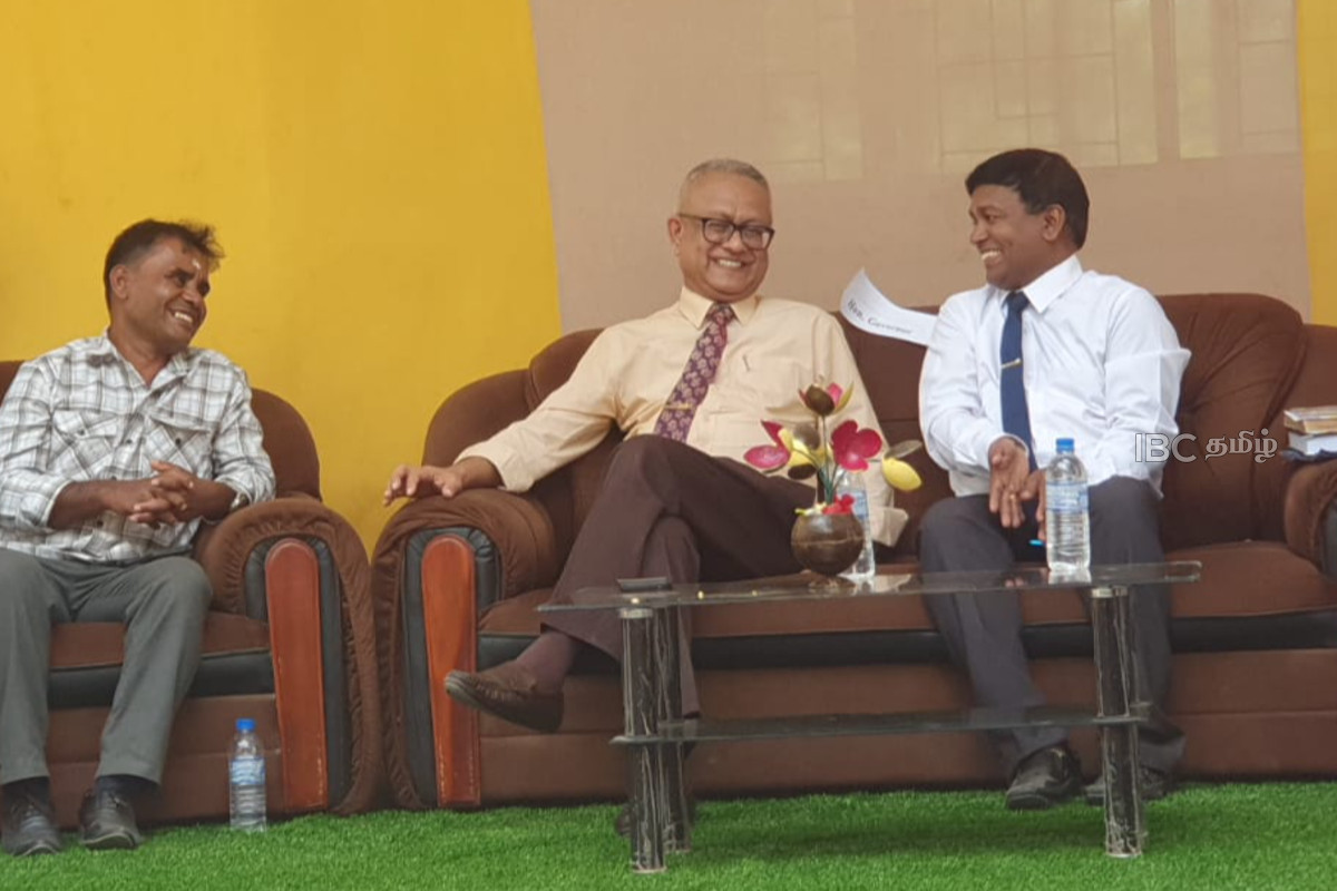 படிக்க முடியாதவர்கள் எவரும் இல்லை: படிப்பித்துக் கொடுக்க முடியாத ஆசிரியர்களே இருக்கிறார்கள் என்கிறார் கிழக்கு ஆளுநர் | There Is No One Who Cannot Read