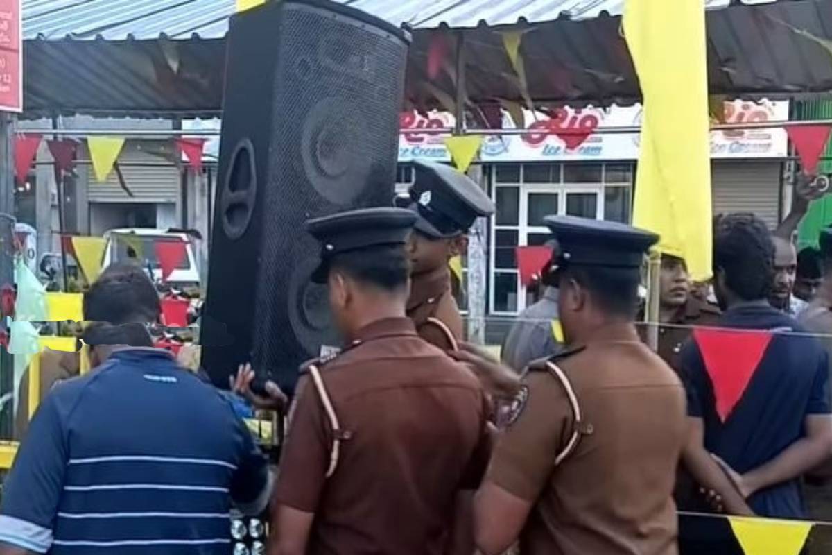 தியாக தீபம் திலீபனின் நினைவிடத்தில் அத்துமீறி நுழைந்து ஒலிபெருக்கி சாதனங்களை பிடுங்கி சென்ற பொலிஸார் | Police Seized Loudspeaker Equipment Thyaga Deepam