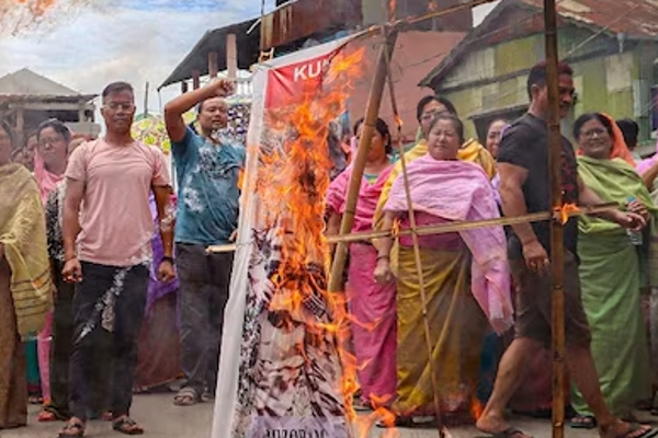 மணிப்பூரில் மீண்டும் வெடித்த வன்முறை! | Violence In Manipur 3 Killed