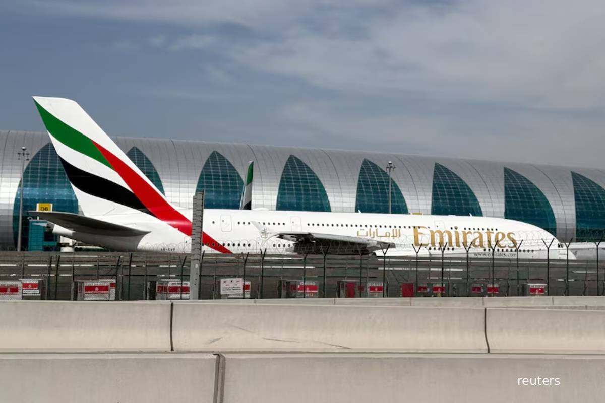 மத்திய கிழக்கில் இனி அவர்களுக்கு அனுமதி இல்லை... எமிரேட்ஸ் விமான நிறுவனம் அதிரடி | Iranian Nationals Barred From மத்திய கிழக்கில் இனி அவர்களுக்கு அனுமதி இல்லை... எமிரேட்ஸ் விமான நிறுவனம் அதிரடி | Iranian Nationals Barred From