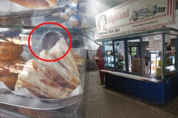 அநுராதபுரம் தொடருந்து நிலைய உணவகத்தின் உணவுகள் மீது எலி - ஆதாரத்துடன் காட்டிக் கொடுத்த மக்கள்