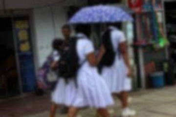 பாடசாலை முடிந்து வீடு திரும்பிய மாணவிக்கு நேர்ந்த கதி