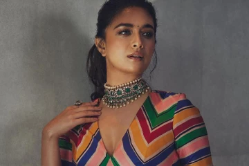 வானவில் போன்ற உடையில் கீர்த்தி சுரேஷ்! அழகிய புகைப்படங்கள்