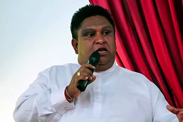 இராஜாங்க அமைச்சர் மீது தலைக்கவசத்தால் தாக்குதல் | State Minister Chamara Was Hit In A Helmet