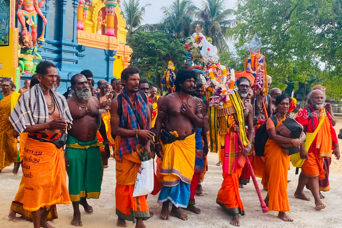 கதிர்காமம் முருகன் ஆலய ஆடிவேல் விழாவின் பாதயாத்திரை நேற்று மட்டகளப்பில்.. 14ஆம் திகதி வரை நீடிப்பு | Kathirkamam Murugan Temple Foot Procession கதிர்காமம் முருகன் ஆலய ஆடிவேல் விழாவின் பாதயாத்திரை நேற்று மட்டகளப்பில்.. 14ஆம் திகதி வரை நீடிப்பு | Kathirkamam Murugan Temple Foot Procession