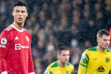 மான்செஸ்டர் யூனைடட் – ப்ரெண்ட்போர்ட் அணிகள் இடையே நடக்க இருந்த போட்டி ஒத்திவைப்பு