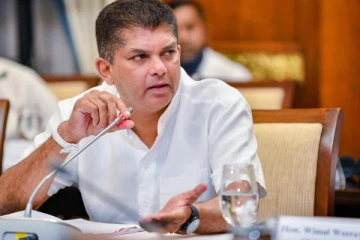 சிறையில் அடைக்கும்படி பணிப்புரை விடுத்தால் சிறையில் அடைப்போம்! விடுவிக்க கூறினால் விடுதலை செய்வோம் - இராஜாங்க அமைச்சர்