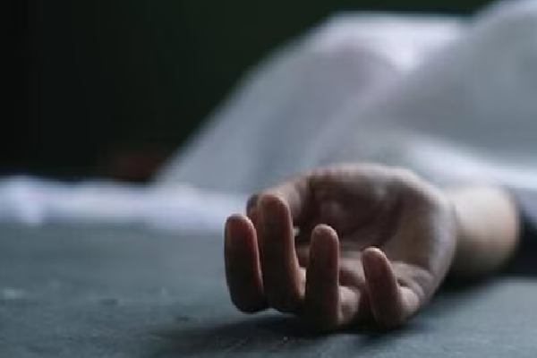 கார் மோதி யாசகர் பரிதாப பலி | Beggar Dies Tragically After Being Hit By Car