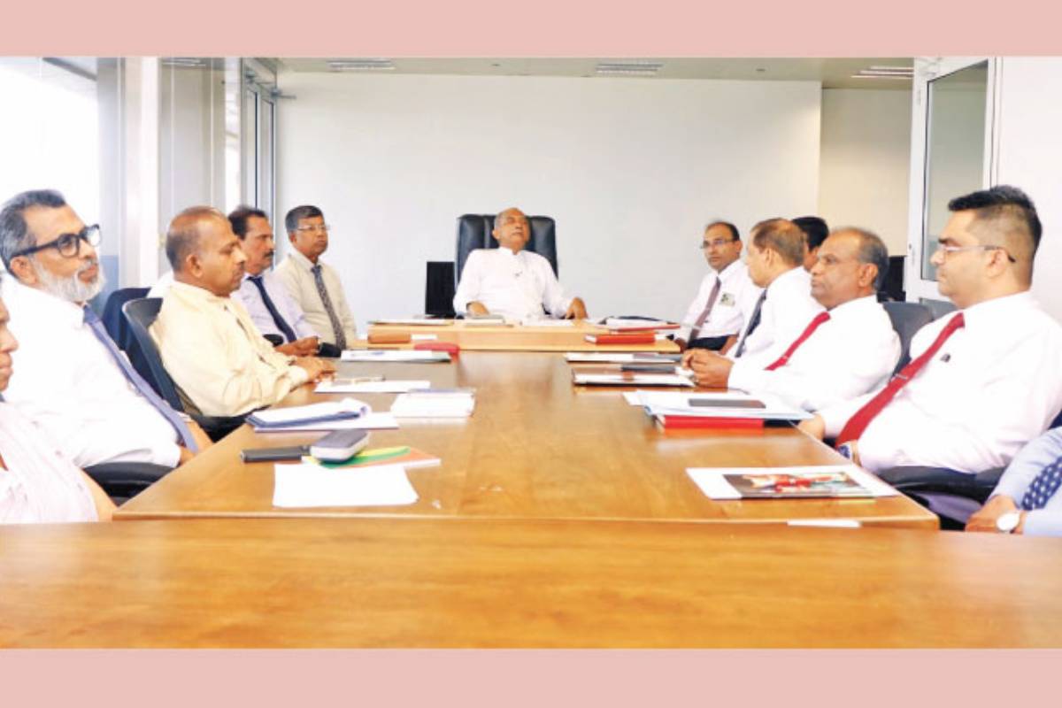 அரச சேவையில் நிலவும் சம்பள, ஓய்வூதிய முரண்பாடுகள் : கொழும்பில் கூடிய ஆணைக்குழு! | Issues Of Govt Employees Salaries And Pensioners அரச சேவையில் நிலவும் சம்பள, ஓய்வூதிய முரண்பாடுகள் : கொழும்பில் கூடிய ஆணைக்குழு! | Issues Of Govt Employees Salaries And Pensioners