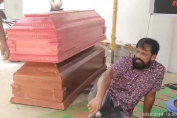 மண் கொள்ளை வேண்டும் என்று மட்டக்களப்பில் நடக்கும் ஒரு புதினமான போராட்டம்!!