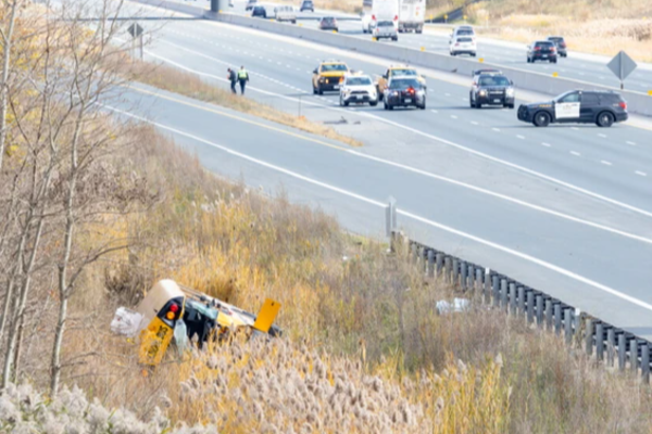 கனடாவில் பள்ளிப்பேருந்து கவிழ்ந்து விபத்து: சாரதி பலி | Driver Dies In Canada School Bus Accident கனடாவில் பள்ளிப்பேருந்து கவிழ்ந்து விபத்து: சாரதி பலி | Driver Dies In Canada School Bus Accident